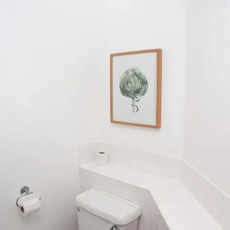 Lovely 1 Bedroom In Central