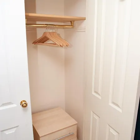 Lovely 1 Bedroom In Central