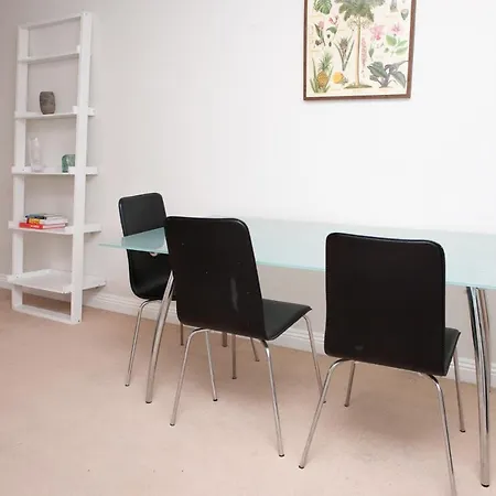 Lovely 1 Bedroom In Central *